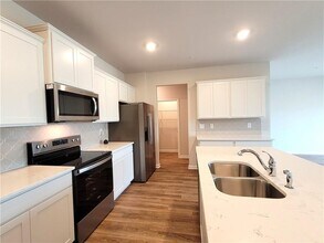 310 Sound Cir in Stockbridge, GA - Building Photo - Building Photo