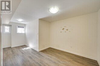 100 Parrotta Dr in Toronto, ON - Building Photo - Building Photo