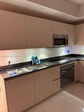 1010 Brickell Ave, Unit 1810 in Miami, FL - Building Photo - Building Photo