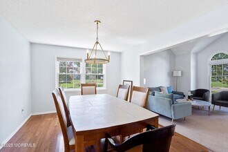 529 Alexander Ave in Brick, NJ - Foto de edificio - Building Photo