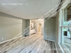 621 S Summit Ave in Sioux Falls, SD - Building Photo - Building Photo