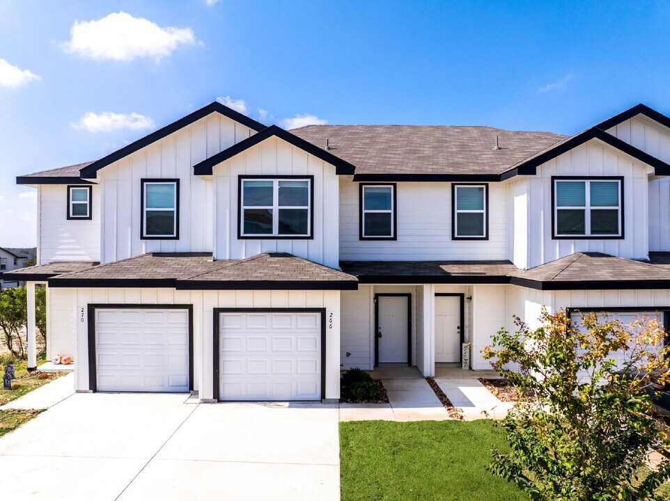 266 Stefan Est in San Antonio, TX - Building Photo