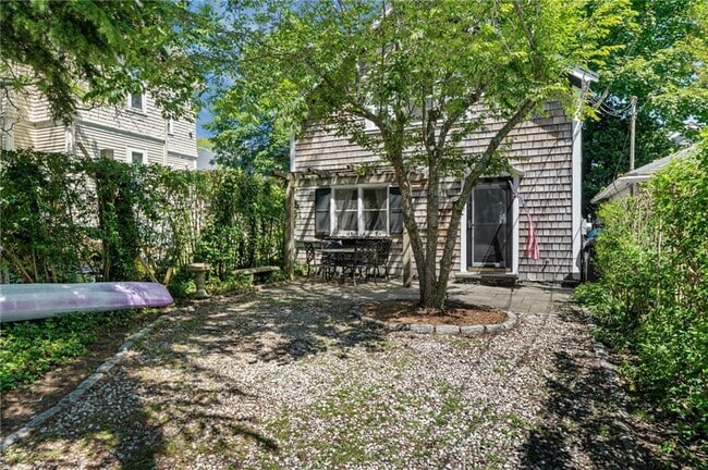 2 Lasalle Pl