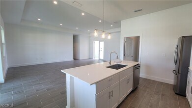 424 SW 28th Ave in Cape Coral, FL - Building Photo - Building Photo