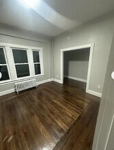 1068 Broad St in Meriden, CT - Building Photo - Building Photo