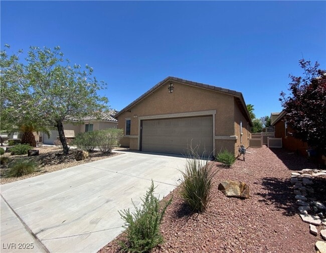 1000 Aspen Cliff Dr in Henderson, NV - Building Photo - Building Photo