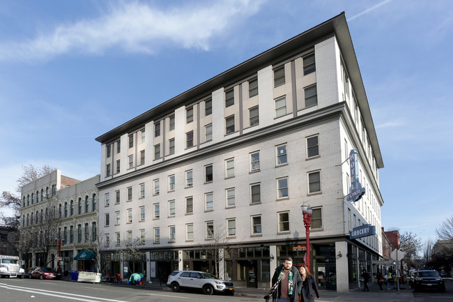 Estate Hotel in Portland, OR - Building Photo - Building Photo