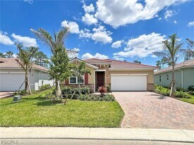 3804 Crosswater Dr in North Fort Myers, FL - Building Photo