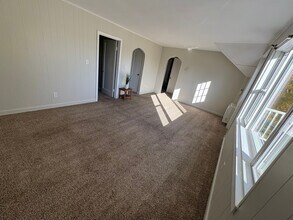 246 Schwartz Rd in Lancaster, NY - Building Photo - Building Photo