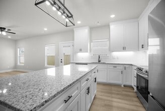 1104 Lockheed St in Bentonville, AR - Building Photo - Building Photo
