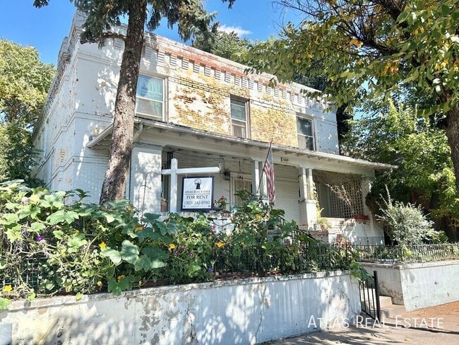 property at 3269 W Hayward Pl