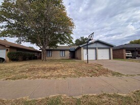 2108 76th St in Lubbock, TX - Building Photo