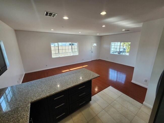 1516 1/2 N Kingsley Dr in Los Angeles, CA - Building Photo - Building Photo