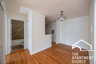 628 W Wrightwood Ave, Unit 218 in Chicago, IL - Foto de edificio - Building Photo