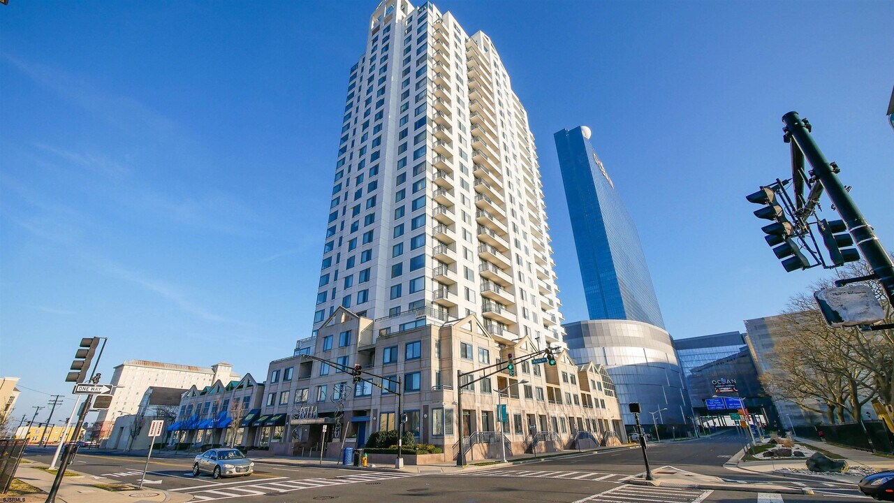 526 Pacific Ave in Atlantic City, NJ - Building Photo