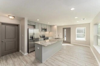 1243 N Bronough St in Tallahassee, FL - Building Photo - Building Photo