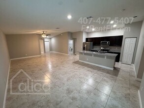 737 Daniels Ave SW in Palm Bay, FL - Building Photo - Building Photo