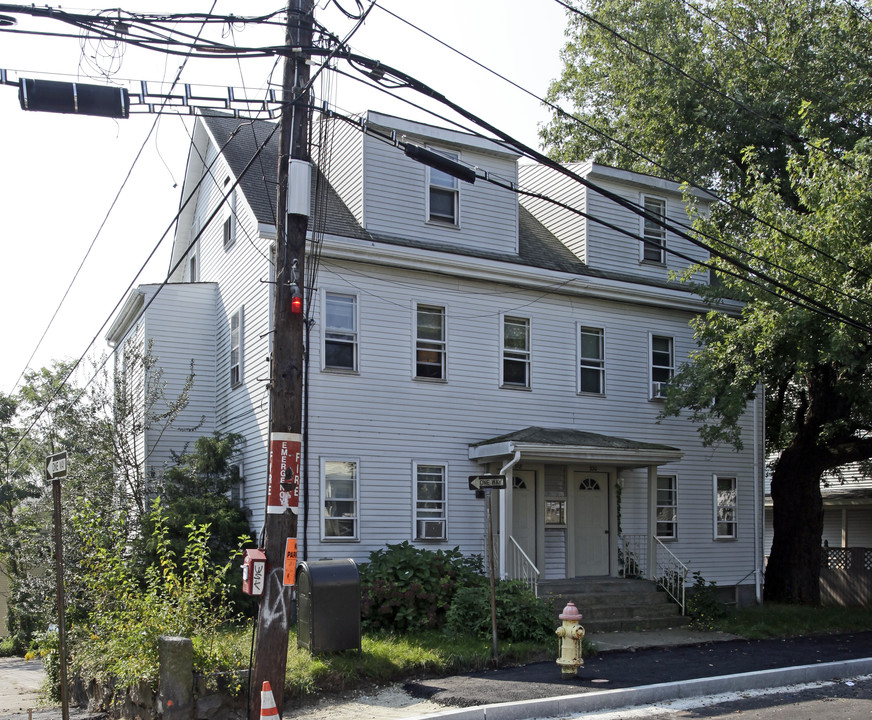 318-320 Granite St in Quincy, MA - Building Photo