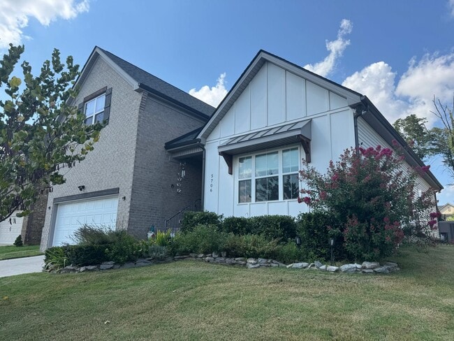 5706 Hidden Creek in Smyrna, TN - Foto de edificio - Building Photo