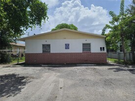 148 NW 14th Way in Dania Beach, FL - Building Photo