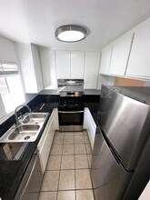 8722 Burton Way in Los Angeles, CA - Foto de edificio - Building Photo