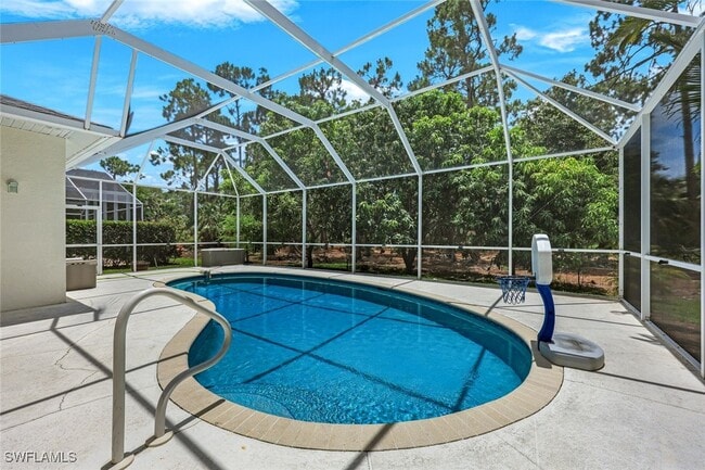 697 Crossfield Cir in Naples, FL - Building Photo - Building Photo