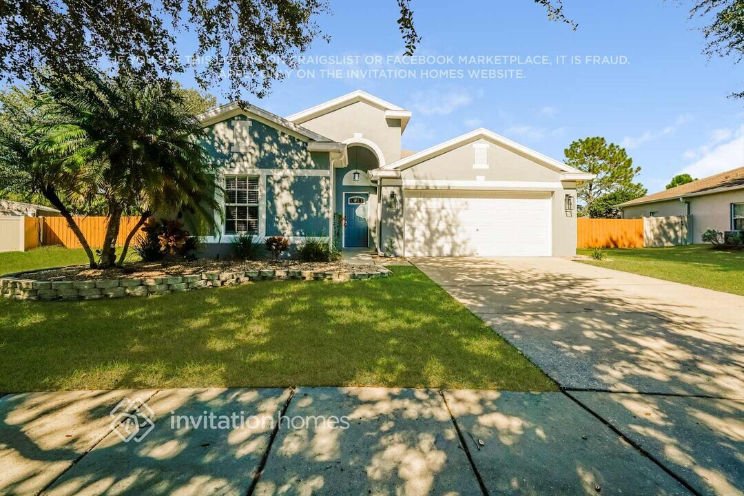 810 Coade Stone Dr in Seffner, FL - Building Photo