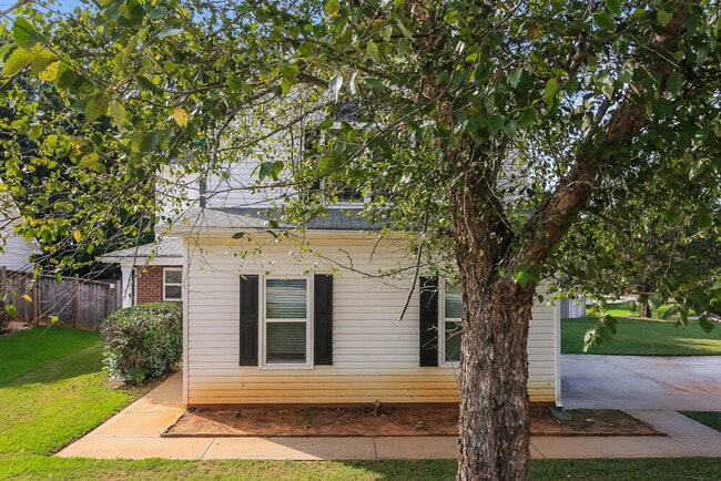 property at 2962 Knoll View Pl