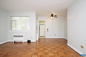 32 University Cir in Charlottesville, VA - Building Photo - Building Photo