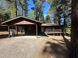 897 Julie Ln in South Lake Tahoe, CA - Building Photo