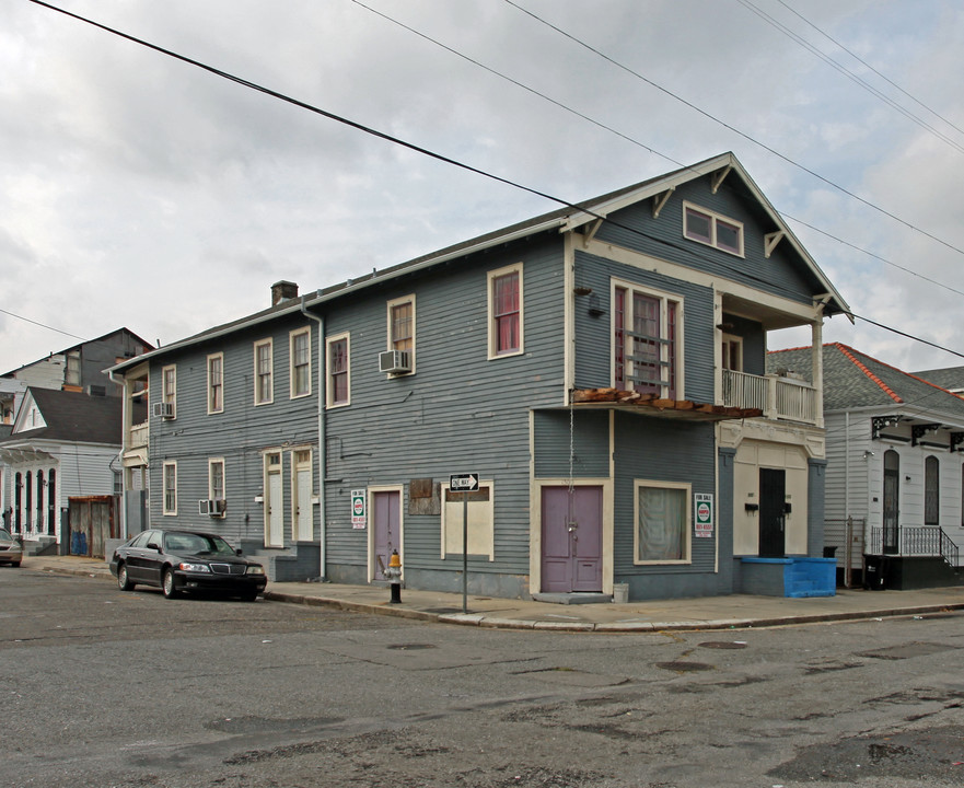 1300-1302 Ursulines Ave in New Orleans, LA - Foto de edificio