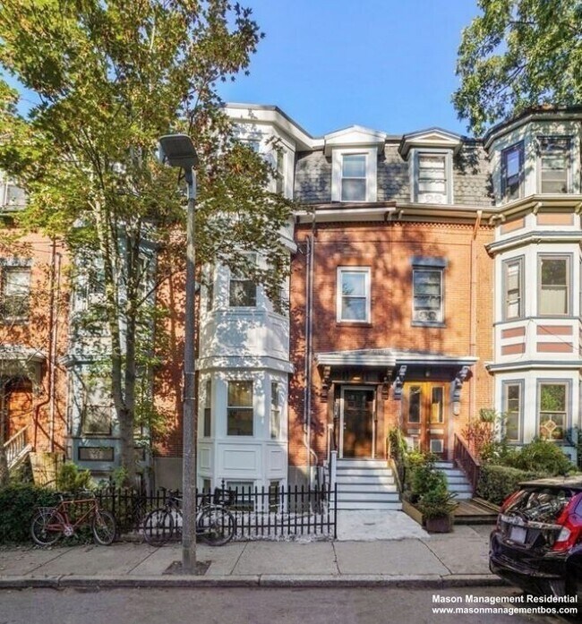 46 Sheridan St, Unit 2