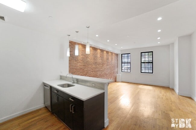 35A Lexington Ave