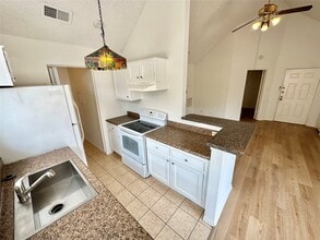 2300 Old Spanish Trl in Houston, TX - Building Photo - Building Photo