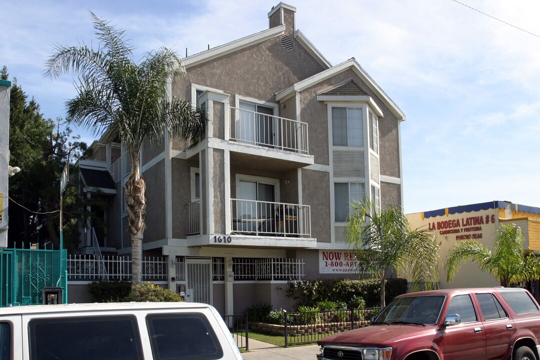 1610 Cherry Ave in Long Beach, CA - Building Photo