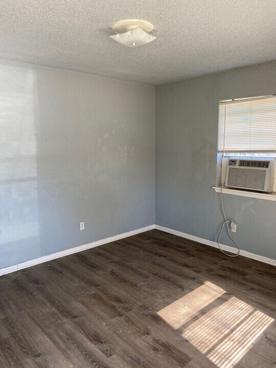 405 Robertson Ave-Unit -Unit B in Copperas Cove, TX - Building Photo