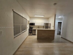 1723 Liberty St in Hollywood, FL - Foto de edificio - Building Photo