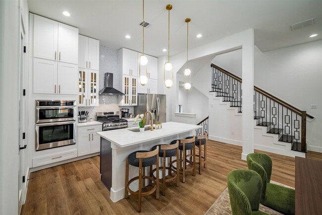 property at 1305 E 27th St