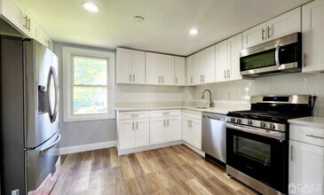 111 Demorest Ave-Unit -2 FL in Avenel, NJ - Building Photo - Building Photo