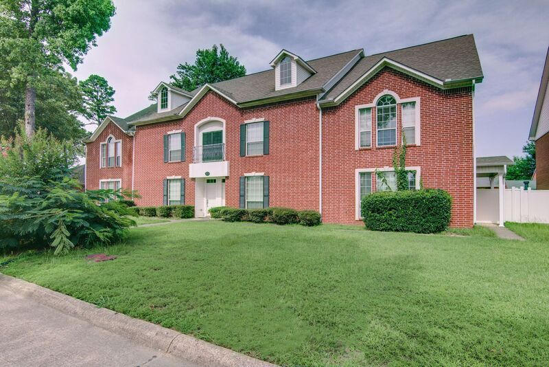 6 Fernwood Dr in Texarkana, TX - Building Photo