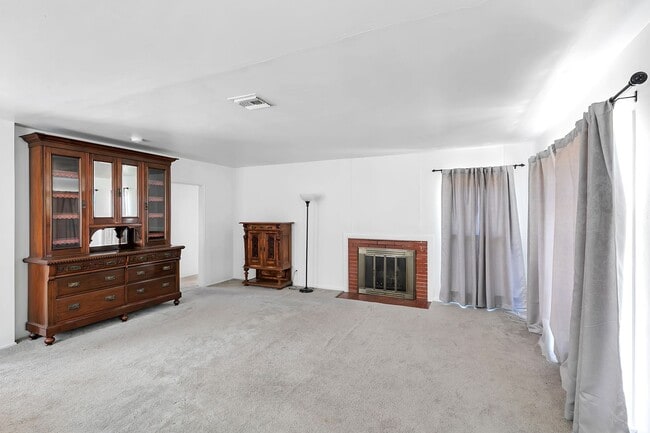 22506 Arriba Dr in Santa Clarita, CA - Building Photo - Building Photo