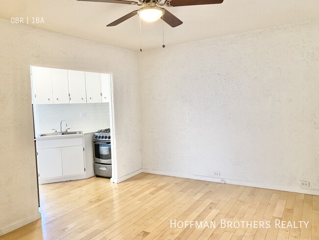 473 S Roxbury Dr, Unit 1/2