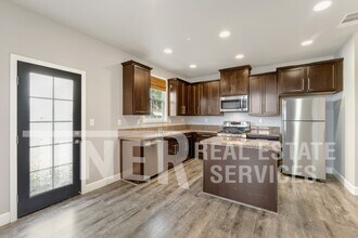 1040 Matthews Run Way in Roseville, CA - Building Photo - Building Photo