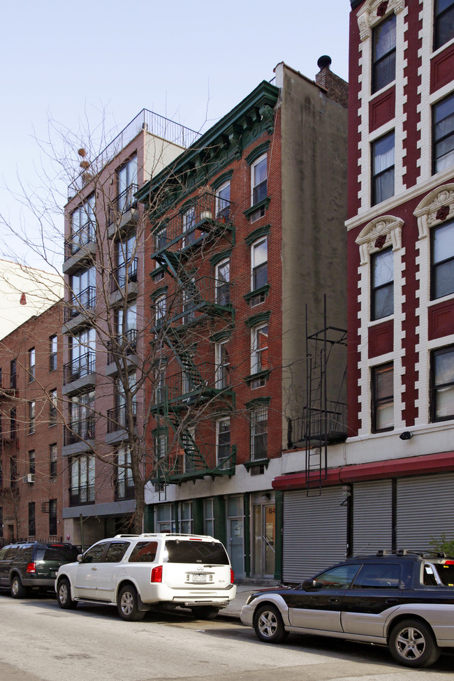 645 E 11th St in New York, NY - Foto de edificio - Building Photo