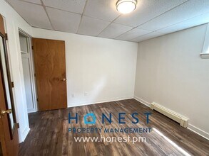 20 Academy St-Unit -2 in Hallowell, ME - Building Photo - Building Photo