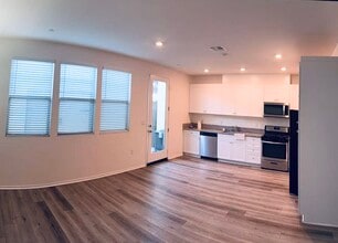 24707 6th St in San Bernardino, CA - Building Photo - Building Photo
