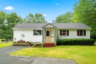 184 Buck St in Pembroke, NH - Building Photo