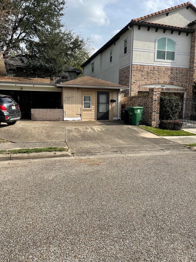 1200 E 26th St, Unit 1 in Houston, TX - Building Photo - Building Photo
