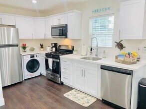 925 Opal St in San Diego, CA - Building Photo - Building Photo