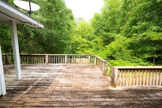 5400 Larchmont Dr in Mobile, AL - Building Photo - Building Photo
